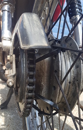 CG125 wobbly rear sprocket - not a good thing to happen and not the correct fix